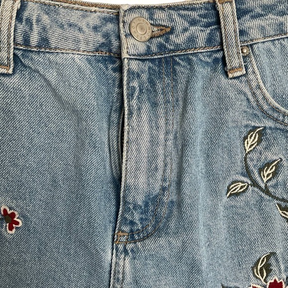 TOPSHOP MOTO Mom Jean Shorts Size 6 Raw Hem High Waist Embroidered Boho embroid - Picture 5 of 8